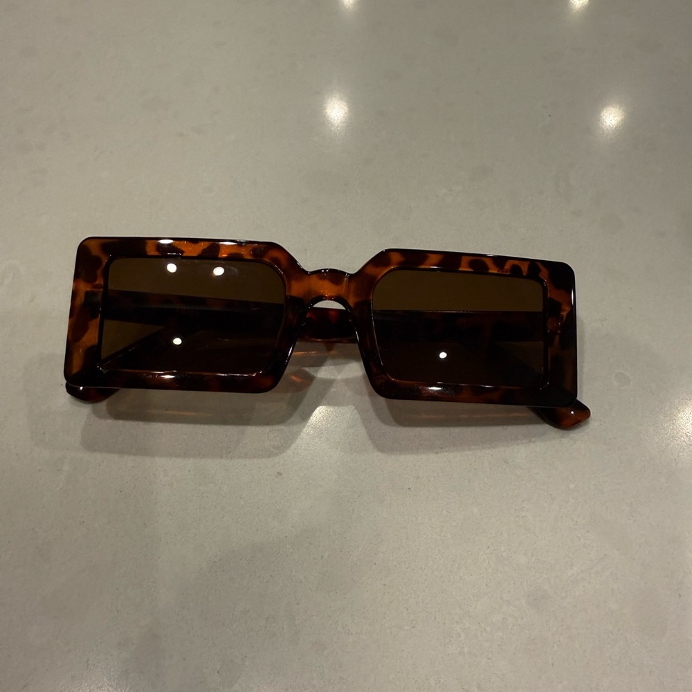 Tortoiseshell Rectangular Women's Sunglasses - Brown